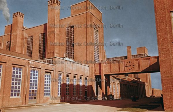 Torviscosa, Stabilimento SNIA Viscosa – SAICI, Viale interno. Foto: Walter Frentz